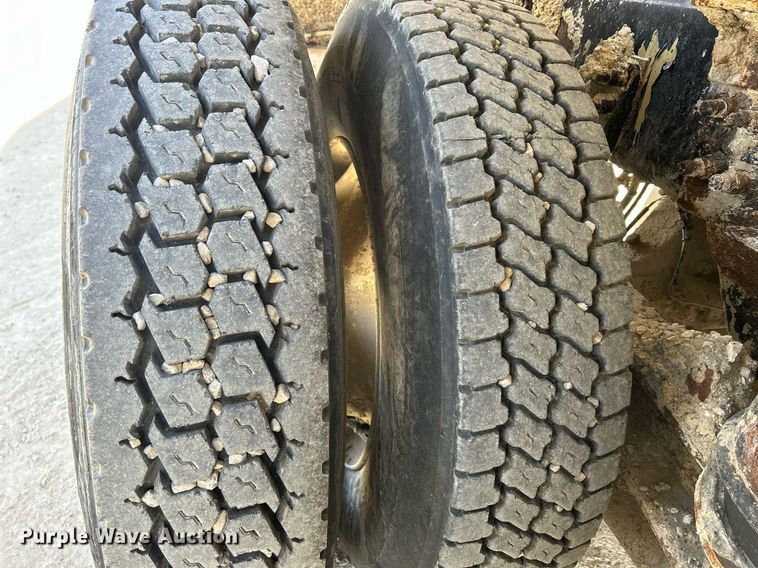 image for item EV9401 2003 Sterling LT9500  ready mix truck