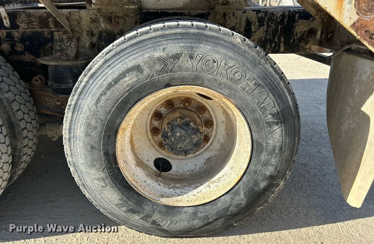 image for item EV9401 2003 Sterling LT9500  ready mix truck