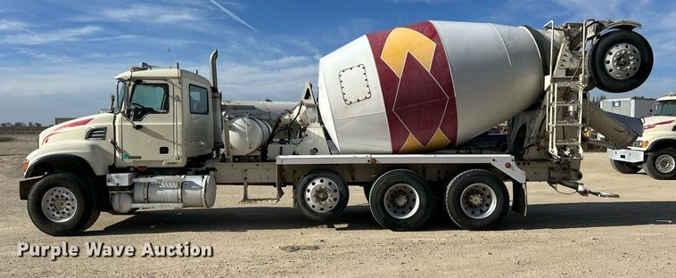 image for item EV9402 2007 Mack CV500  ready mix truck