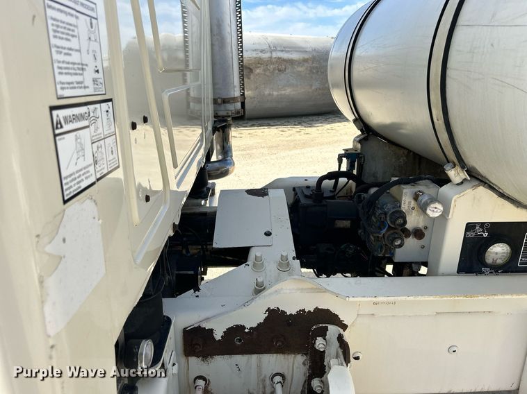 image for item EV9402 2007 Mack CV500  ready mix truck