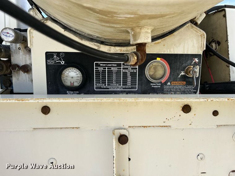 image for item EV9402 2007 Mack CV500  ready mix truck