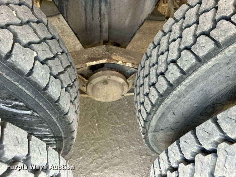 image for item EV9402 2007 Mack CV500  ready mix truck