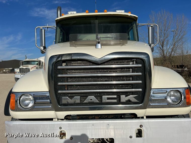 image for item EV9402 2007 Mack CV500  ready mix truck