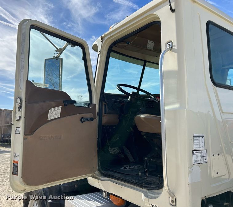 image for item EV9402 2007 Mack CV500  ready mix truck