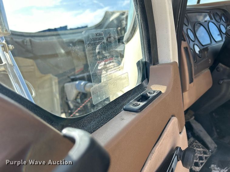 image for item EV9402 2007 Mack CV500  ready mix truck