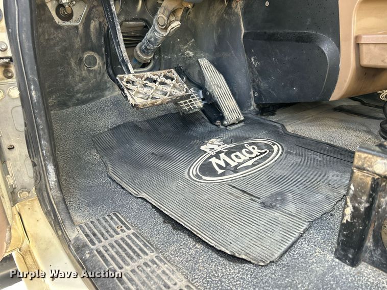 image for item EV9402 2007 Mack CV500  ready mix truck