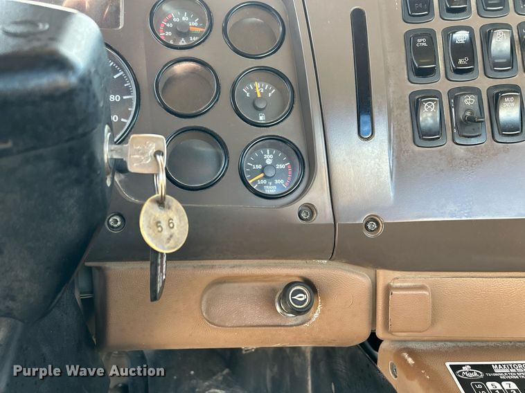 image for item EV9402 2007 Mack CV500  ready mix truck