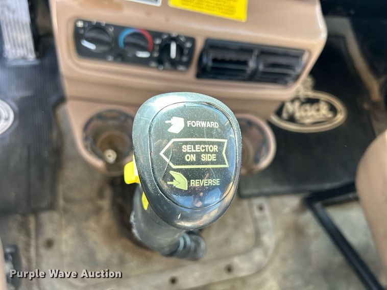 image for item EV9402 2007 Mack CV500  ready mix truck