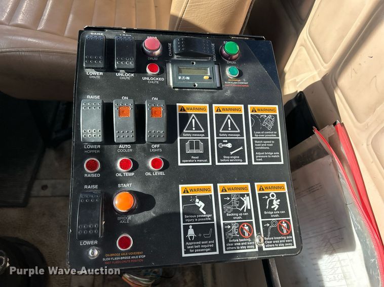 image for item EV9402 2007 Mack CV500  ready mix truck