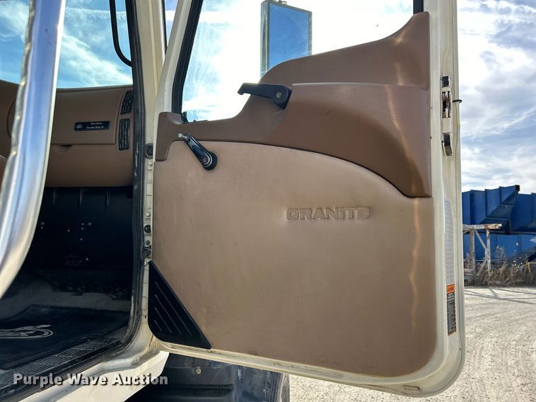 image for item EV9402 2007 Mack CV500  ready mix truck