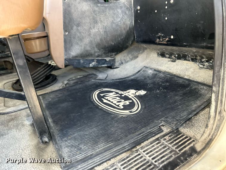 image for item EV9402 2007 Mack CV500  ready mix truck