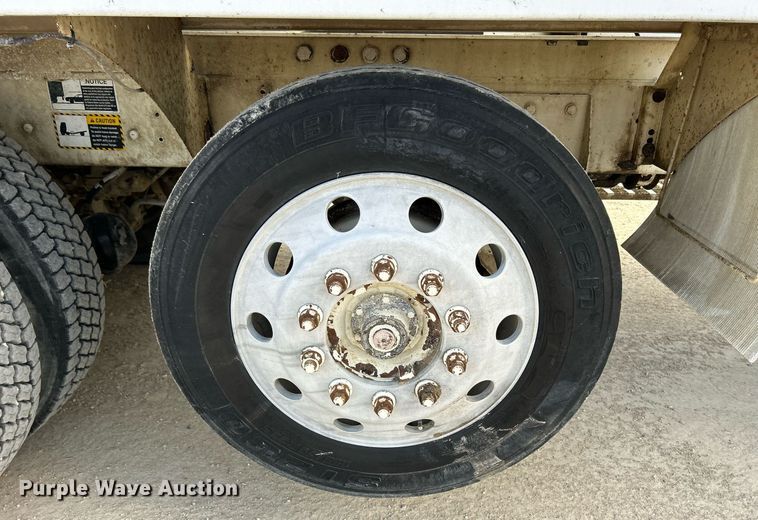 image for item EV9402 2007 Mack CV500  ready mix truck