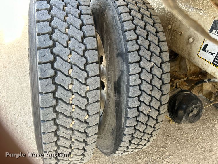 image for item EV9402 2007 Mack CV500  ready mix truck