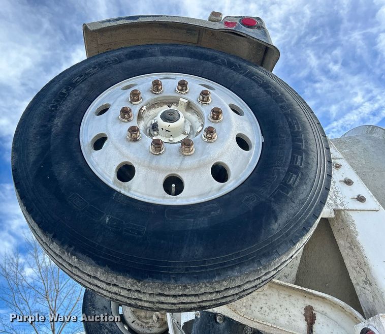 image for item EV9402 2007 Mack CV500  ready mix truck