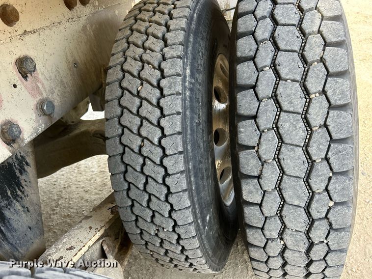 image for item EV9402 2007 Mack CV500  ready mix truck