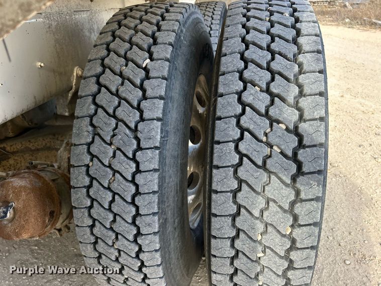 image for item EV9402 2007 Mack CV500  ready mix truck