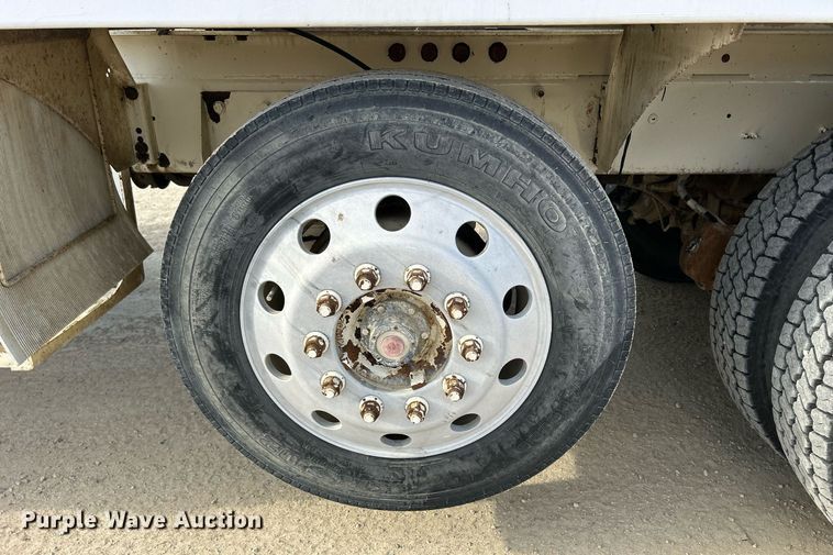 image for item EV9402 2007 Mack CV500  ready mix truck