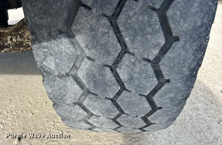 image for item EV9402 2007 Mack CV500  ready mix truck