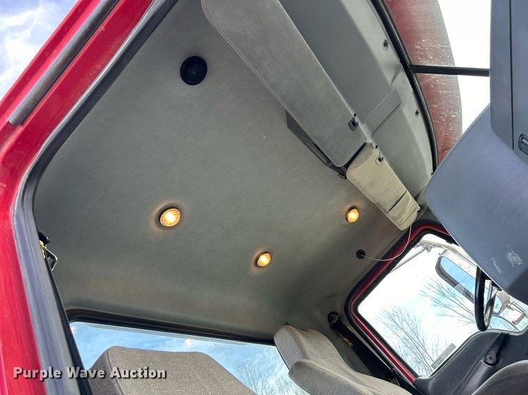 image for item EV9403 2017 Mack CXU613  semi truck