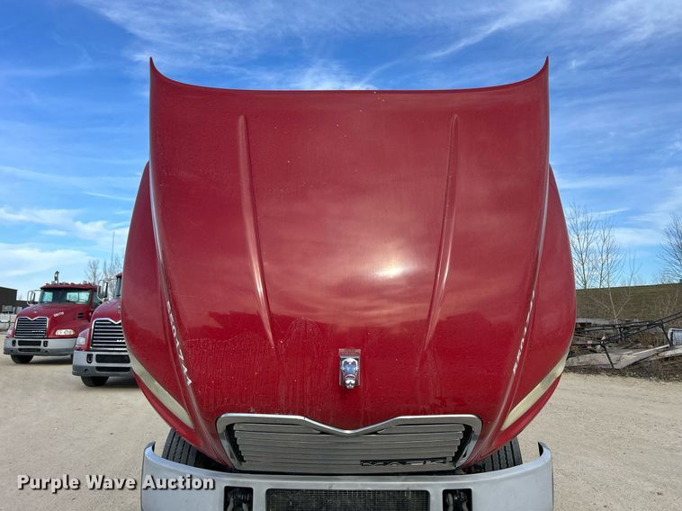 image for item EV9403 2017 Mack CXU613  semi truck