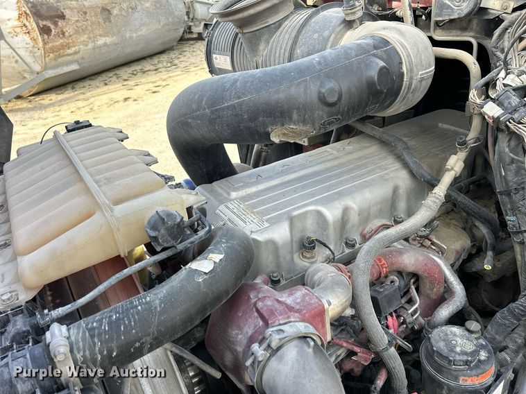 image for item EV9403 2017 Mack CXU613  semi truck