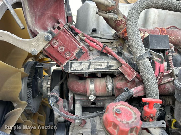 image for item EV9403 2017 Mack CXU613  semi truck