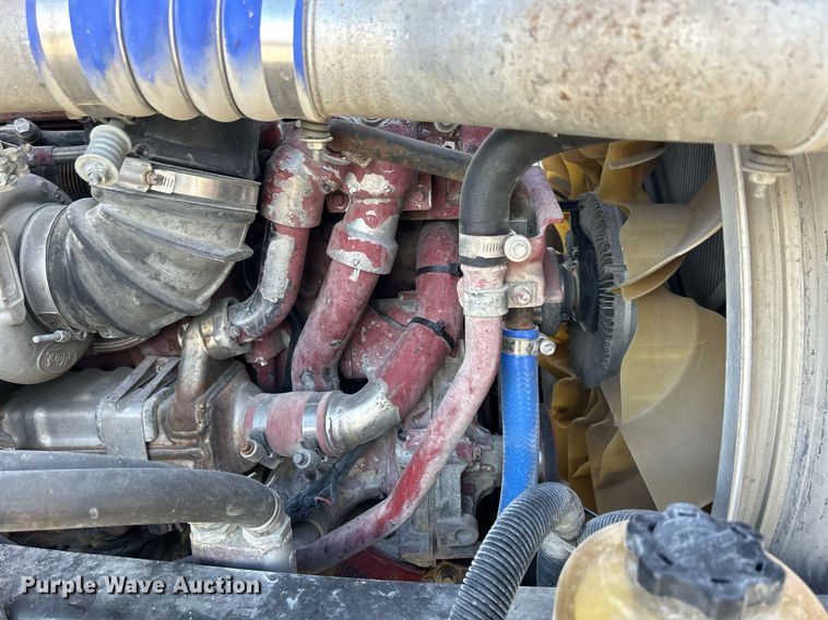 image for item EV9403 2017 Mack CXU613  semi truck