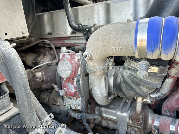 image for item EV9403 2017 Mack CXU613  semi truck