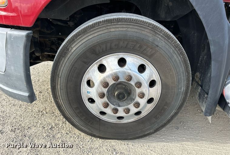 image for item EV9403 2017 Mack CXU613  semi truck