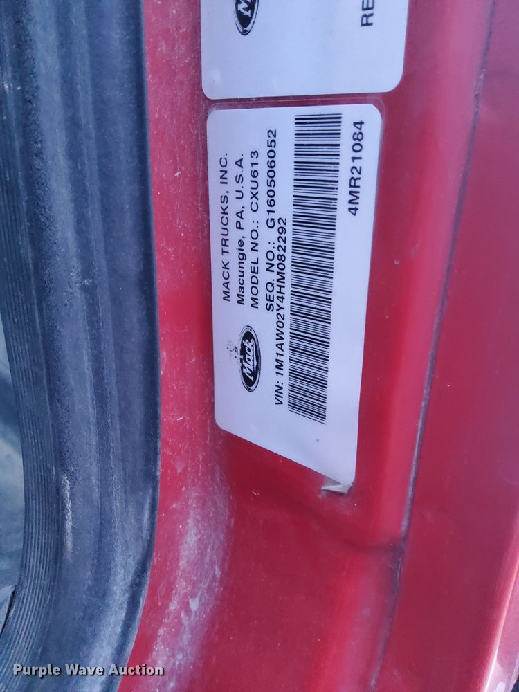 image for item EV9403 2017 Mack CXU613  semi truck