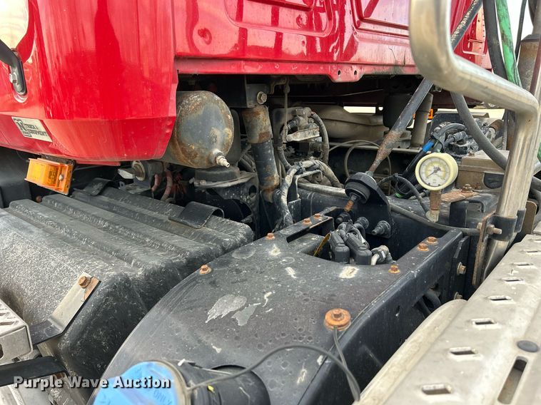 image for item EV9404 2017 Mack CXU613  semi truck