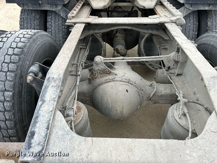 image for item EV9404 2017 Mack CXU613  semi truck