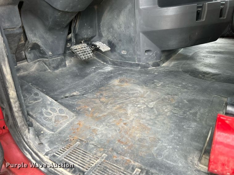 image for item EV9404 2017 Mack CXU613  semi truck