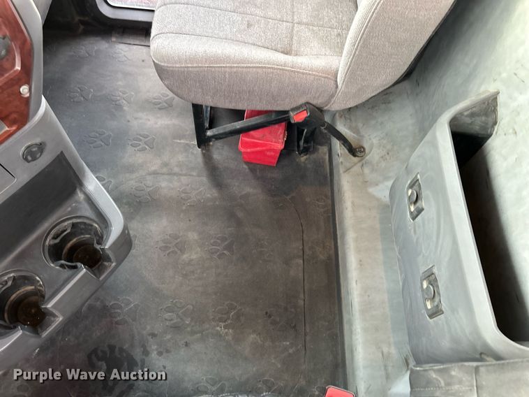 image for item EV9404 2017 Mack CXU613  semi truck