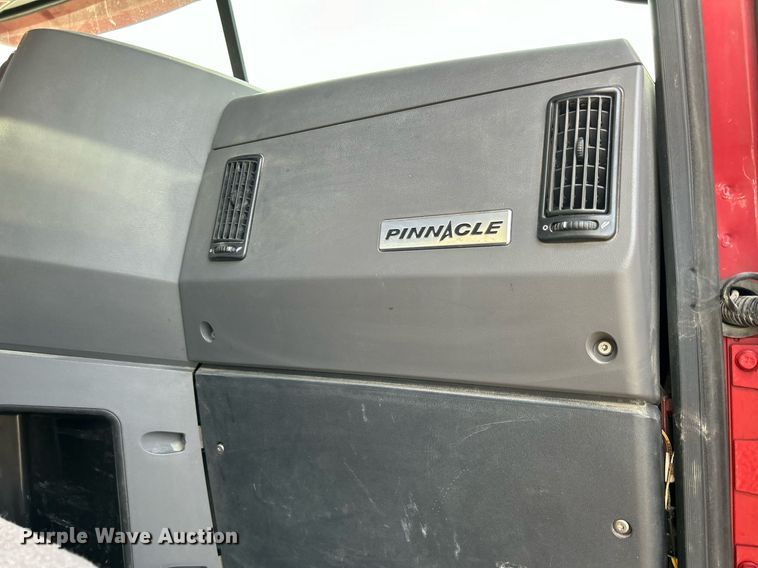 image for item EV9404 2017 Mack CXU613  semi truck