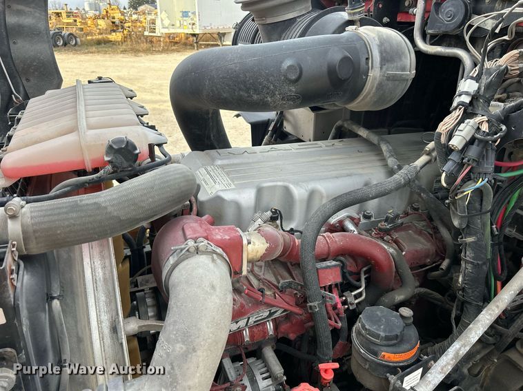 image for item EV9404 2017 Mack CXU613  semi truck