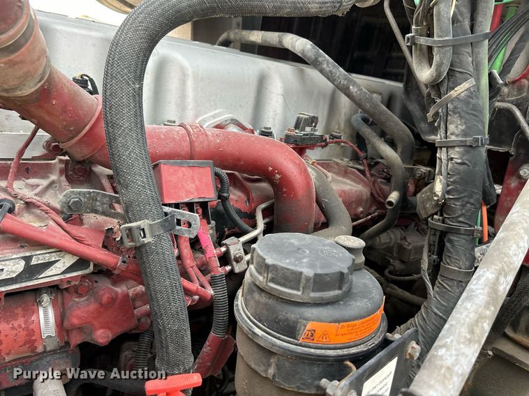 image for item EV9404 2017 Mack CXU613  semi truck