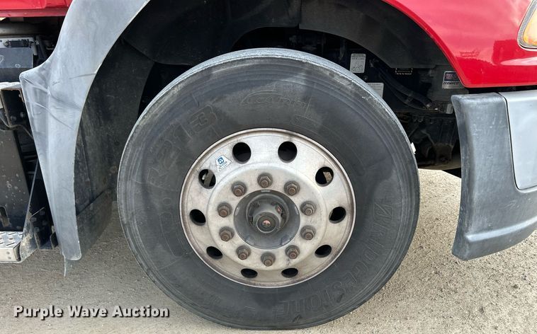 image for item EV9404 2017 Mack CXU613  semi truck