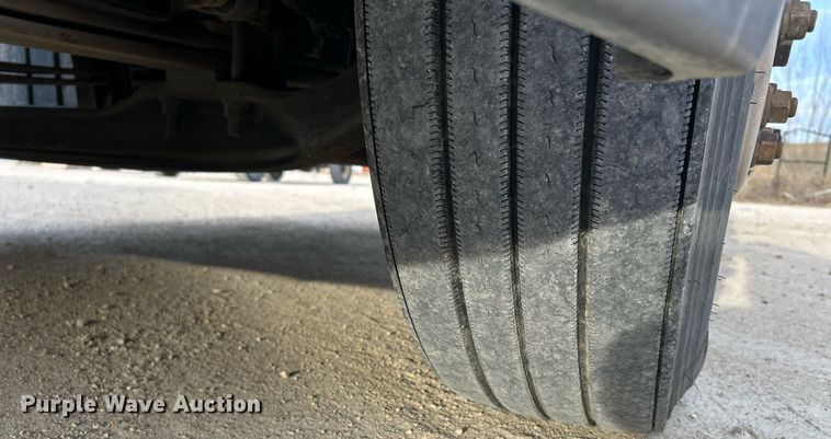 image for item EV9404 2017 Mack CXU613  semi truck