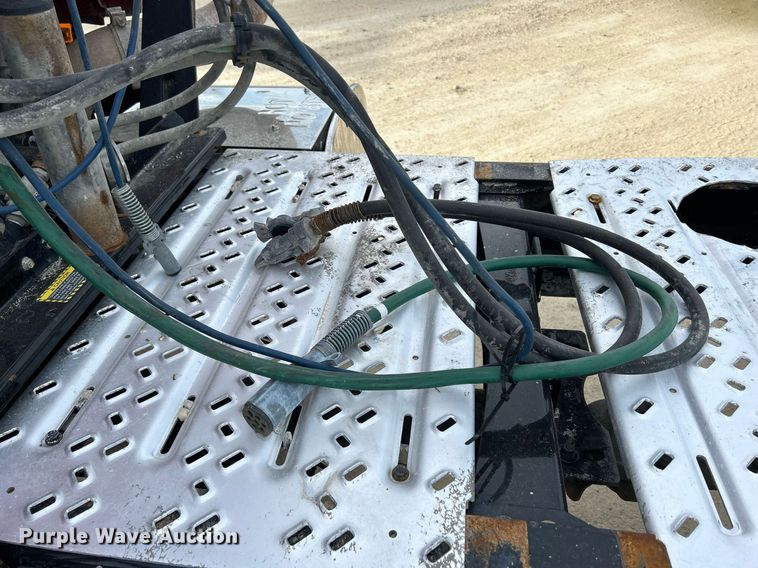 image for item EV9405 2017 Mack CXU613  semi truck