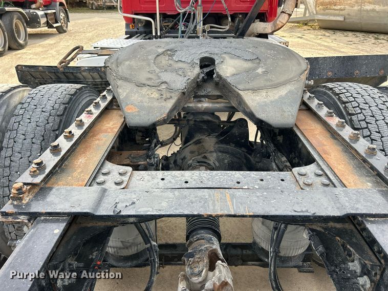 image for item EV9405 2017 Mack CXU613  semi truck