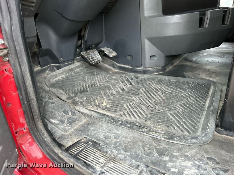 image for item EV9405 2017 Mack CXU613  semi truck