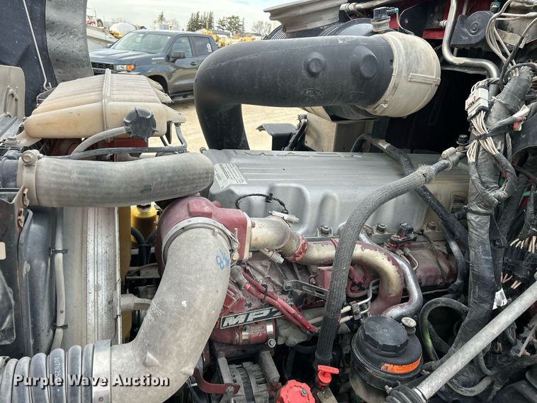 image for item EV9405 2017 Mack CXU613  semi truck