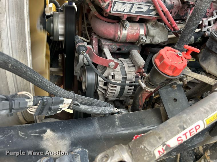 image for item EV9405 2017 Mack CXU613  semi truck