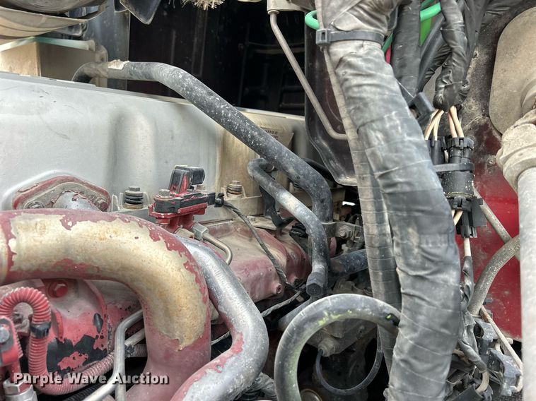 image for item EV9405 2017 Mack CXU613  semi truck