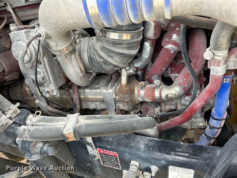 image for item EV9405 2017 Mack CXU613  semi truck