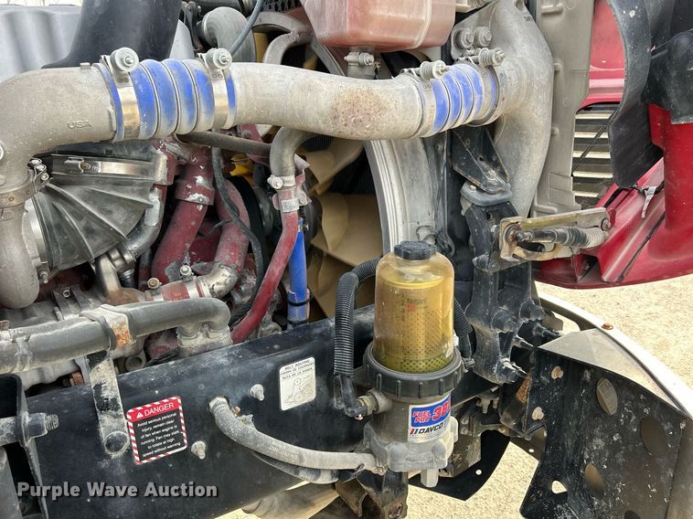 image for item EV9405 2017 Mack CXU613  semi truck