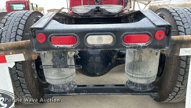 image for item EV9405 2017 Mack CXU613  semi truck