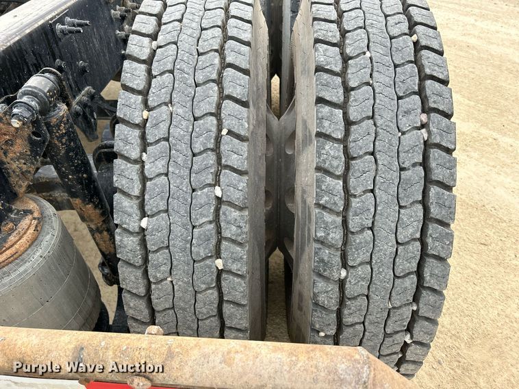 image for item EV9405 2017 Mack CXU613  semi truck