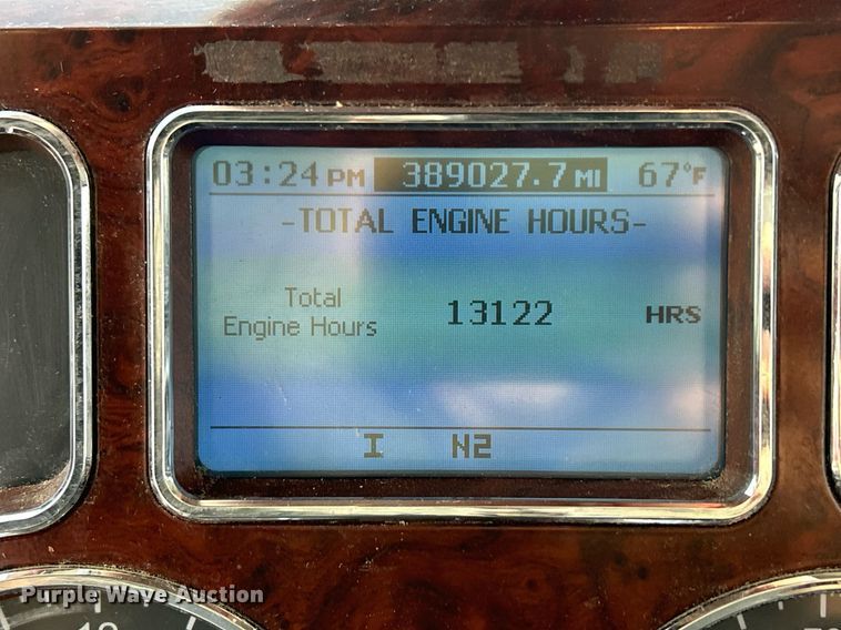 image for item EV9406 2017 Mack CXU613  semi truck